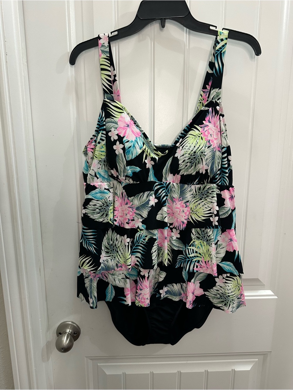 Bar Harbor Black Floral Swim Dress with Pink Hibiscus Print size 16 never worn